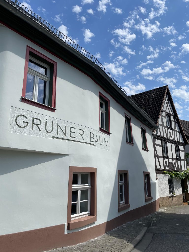 Modernisiertes Fachwerk in Östrich Winkel